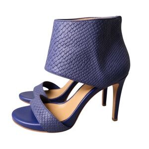 Gianni Bini Blue Textured Snakeskin Heels with Cuff Ankle Strap Size 5.5